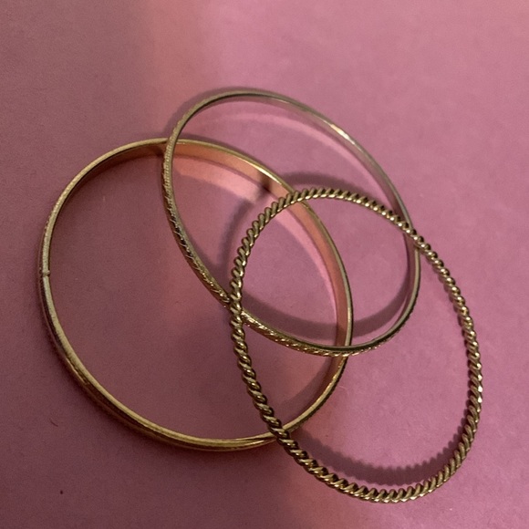 Three bracelets - Picture 6 of 8